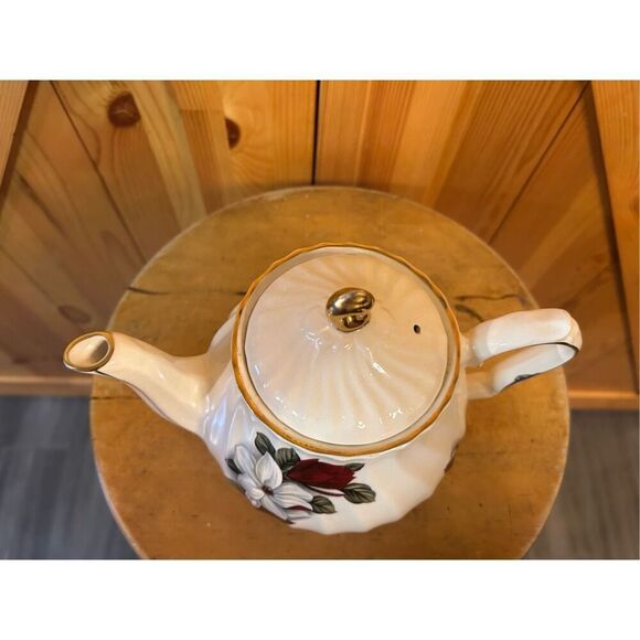 Vtg SADLER 7" Teapot. White Dogwood & Dark Red Roses. Gold Trim. Swirls. (8199) - Picture 6 of 10